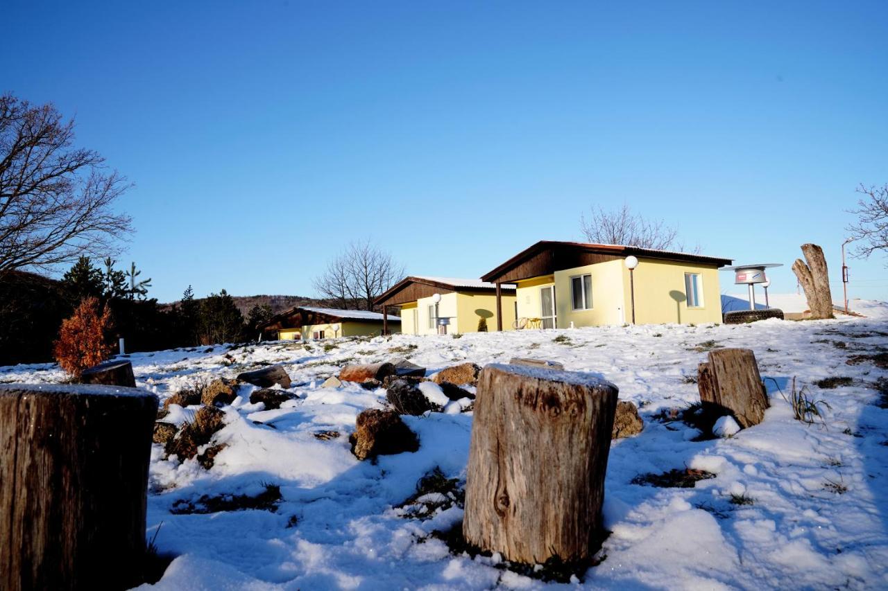 Daskalov Bungalows Chervena Lokva Екстер'єр фото