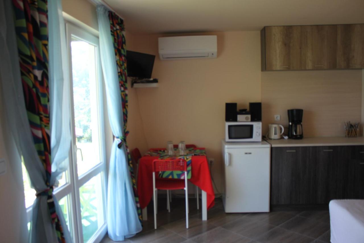 Daskalov Bungalows Chervena Lokva Екстер'єр фото